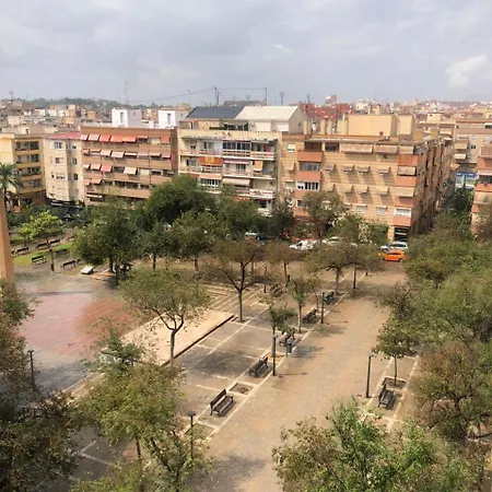 Private With 4 Bedroom And Balcony Apartment *